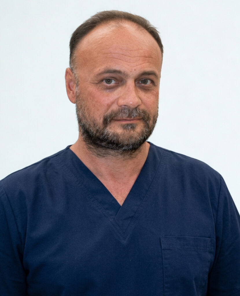 Zdjęcie chirurga medycyny estetycznej, Dr Filip Reś.